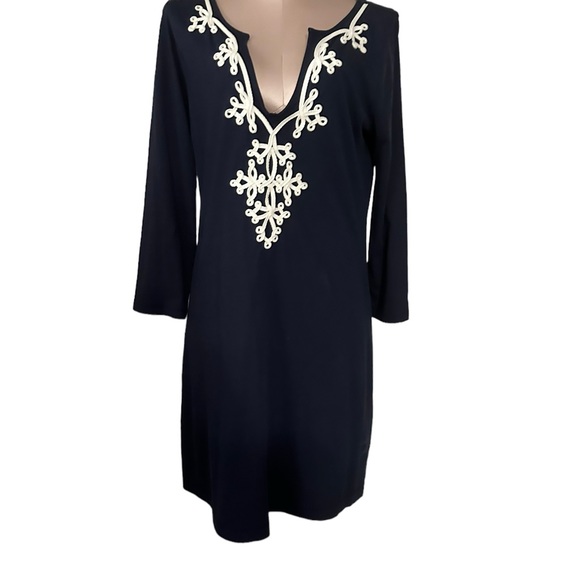 Lilly Pulitzer navy dress with white piping in size Medium. EUC. - Picture 2 of 13